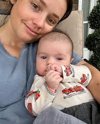 Soaking up my last few days of maternity leave 😢🥰