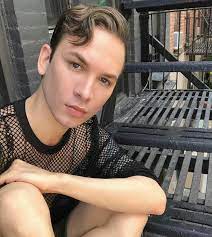 Miss fame is transformed into a femme fatale. Can We Talk About How Different Miss Fame Is After Botox Applications Rupaulsdragrace