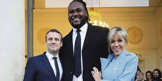 ❤️#bribrifirstlady ☀️first #brigittemacron fanpage the best portraits copyrights to their respective owners. Makao 2 13 M 140 Kg L Ex Garde Du Corps D Emmanuel Macron Se Confie