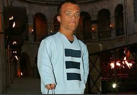 Bien qu'il soit impossible de le visiter de l'intérieur aujourd'hui, mont blanc hélicoptères vous propose. Fort Boyard Personnages Passe Muraille