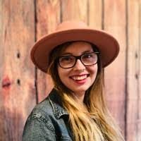 Ashley Craft's Instagram, Twitter & Facebook