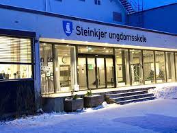 Kontaktinformasjon for steinkjer ungdomsskole steinkjer, telefonnummer, adresse, se informasjonen om firmaer. Steinkjer Barn Og Ungdom Steinkjer Ungdomsskole Matte Sende Hjem 300 Elever Pa Grunn Av Vanntrobbel