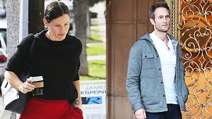 Actress jennifer garner reportedly has a new boyfriend, caligroup ceo john miller. Jennifer Garner John Miller Why They Might Be Engaged Soon Hollywood Life