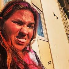 Tanya Pomeroy's Instagram, Twitter & Facebook