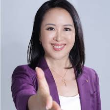 How a pause can transform conversations and deepen connections.