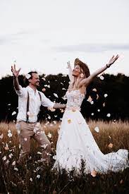 Sie bringen brautmoden an die frau! Boho Meets Country Hochzeit Mit Rustikalem Charme Hochzeitskiste Hochzeit Hochzeitsfoto Idee Braut