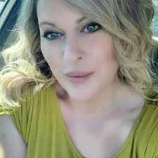 Courtney Knieper's Instagram, Twitter & Facebook