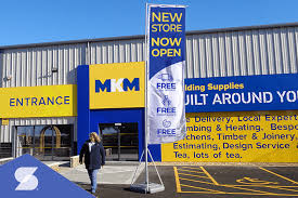 Why Outdoor Signage Still Delivers a Big Impact – Signwaves