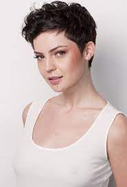 Dramatic short layered hair with waves Short Http Impressiveshorthairstyles Blogspot Com Very Short Hair Super Short Hair Curly Pixie Hairstyles