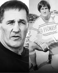 The Roosters were an unstoppable force in their back-to-back premiership  years 1974 and '75 under the inspired leadership of Arthur Beetson. The  boys from Bondi had an incredible 39-5 record in regular