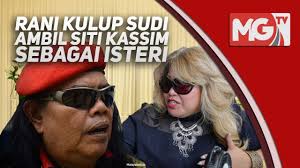Siti kasim dan ahmad dzaffir bersalaman selepas sidang akhbar dan menjemputnya makan tengahari, namun ketua polis daerah itu berkata beliau mempunyai rumah terbuka hari raya untuk dihadiri. Siti Kasim I M Doing My Job As A Lawyer By The Star Online