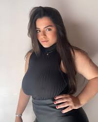 Melodyfcups - Free nude pics, galleries & more at Babepedia