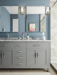 Find A New Way To Present Coastal Colors In This Modern Classic Bathroom A Medley Of Gray Blue Blue Bathrooms Designs Blue Bathroom Modern Classic Bathrooms