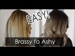 So i needed to dye my hair, i've been using the same brand and shade for 5 years or so now, i figured i'd share with you just how i do it!you can f. How I Tone My Hair At Home Color Melt My Roots Youtube Toning Blonde Hair Wella Color Charm Toner Roots Hair