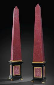 Paire De Grands Obelisques En Porphyre Rouge D Egypte Travail Italien Probablement Florence Du Xviiie Siecle Lot Obelisk Decor Silver And Glass