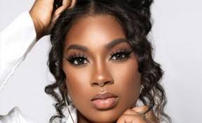 Meet Zoe Hill: Owner at Stay Down to Earth