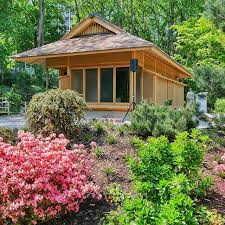 Der Japangarten Im Zoologischen Stadtgarten Ist Seit Gestern Um Eine Attraktion Reicher In Dem Japanischen Teehaus Konn Outdoor Structures Outdoor House Styles