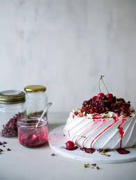 This Is One Of Those Recipes That Is Great To Have In Your Back Pocket Once You Know The Technique You Can Ma Meringue Desserts Pavlova Recipe Pavlova Dessert
