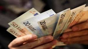 Πρόστιμο 3.500 δολαρίων στον πρόεδρο της χιλής για σέλφι χωρίς μάσκα. Prostimo Se Ygeionomiko Katasthma Ths Flwrinas Gia Mh Thrhsh Twn Metrwn Ert Gr