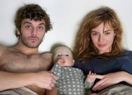 #louise bourgoin #this is a thing that circe made #les aventures extraordinaires d'adèle blanc sec. Un Heureux Evenement Louise Bourgoin Et Pio Marmai Dans Une Adaptation Fidele Toutelatele