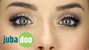 Smokey eyes kann man super in unterschiedlichen variationen schminken und jeder macht es in 3 schritten perfekt geschminkt: Sexy Smokey Eyes Step By Step Youtube