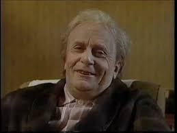 Barry Humphries "Sandy Comes Home"