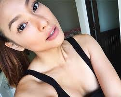 Lily Tham's Instagram, Twitter & Facebook