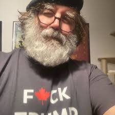 Can I Plant a Strawberry Plant In this specific Plastic box?🧐🧐