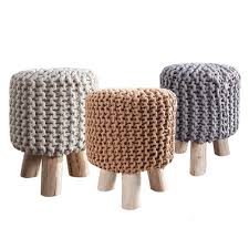 design sitzhocker leeds aus strick farbwahl 45cm mit holzfussen fusshocker hocker sitzhocker hocker fusshocker