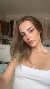 Do I look attractive even if I'm petite? 🥹🥹