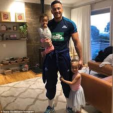 Sonny bill williams and candice warner were caught in an infamous 'toilet tryst' in 2007. Candice Warner Apologises To Sonny Bill Williams Over Toilet Tryst Daily Mail Online