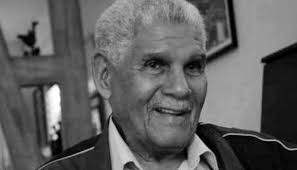 UN ÚLTIMO RITMO DE PILÓN: FALLECE ENRIQUE BONNE ✍️ Redacción El emblemático  músico cubano Enrique Bonne falleció este martes, a la edad de 98 años, en  su natal Santiago de Cuba. La