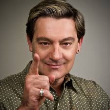 Luiz Gasparetto, o homem que deixa na Terra, seu legado de espiritualidade.  Foram mais de 30 livros publicados, milhares de palestras em diversas  cidades do mundo, muitas vidas e corações tocados por