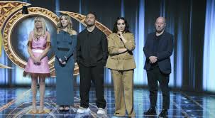 Finale rimandata, povera Carrà, Marini show e le bugie di Francesca. Top e Flop Grande Fratello Vip: l'eliminato e i nominati