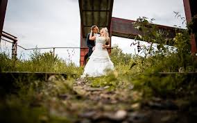 Bei wohnungsboerse.net finden sie ein großes angebot an attraktiven wohnungen in bad lippspringe jeder preisklasse! Tropenhochzeit Im Ruhrgebiet Hochzeit Auf Burg Blankenstein
