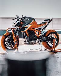 65 4 M Gostos 175 Comentarios Ktm Ktm Official No Instagram Tbt The Beast S Prototype Waiting To Getduked Ktm Readytor In 2020 Ktm Super Bikes Duke Bike
