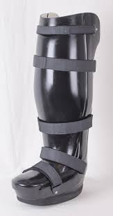 Range of motion knee orthosis. Crow Walker Orthomerica Products Inc