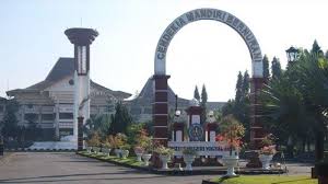 Upi atau yang kamu kenal dengan sebutan universitas pendidikan indonesia , merupakan sebuah perguruan tinggi negeri yang ada di kota bandung, jawa barat. Syarat Seleksi Mandiri Gunakan Nilai Utbk Sbmptn Upn Veteran Dan Universitas Negeri Yogyakarta Tribun Jogja