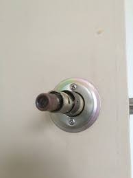Tutorial bagaimana cara untuk membuka pintu yang kuncinya hilang atau tombol rosak atau terkunci dari dalam. Cara Tukar Tombol Pintu Yang Rosak Kemahiran Asas Wajib Tahu Bila Duduk Rumah Sendiri Vanilla Kismis