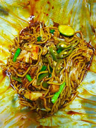 Dalam resepi ini, bukan hanya serbuk kunyit yang dimasukkan, tapi che nom tambah juga serbuk ketumbar dan serbuk jintan putih. Resepi Mee Goreng Mamak Telur