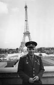 Yuri gagarin, first human in space (1961). Yuri Gagarin In Paris 1963 Russian History Space Travel History Pictures