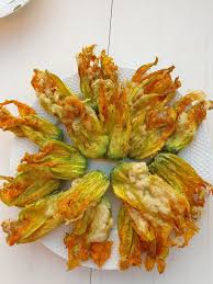 Tempura Fleurs Courgettes En 2020 Fleurs De Courgettes Recette Fleur De Courgette Tempura