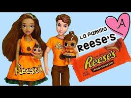 Reese's invita a jugar a sus amigas kit kat y skittles y pasan muchas aventuras. Youtube Juegos Para Ninos Cestas De Regalo Para Ninos Juguetes Para Ninas