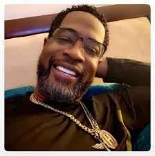 This pos Aaron Man should be avoided at all costs.. a thief, con artist and  prolific cheat! Stole money from his ex while in a coma, cheated