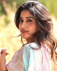 Happy Birthday to the gorgeous Janhvi Kapoor! 💖✨