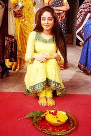 Mahi Vij On The Sets Of Laagi Tuhjse Lagan Haldi Ceremony Indian Girls Haldi Ceremony Small Girls