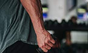 You can use barbells with fixed weight to get the best result. How To Get Bigger Forearms 9 Practical Tips To Outmuscle Popeye