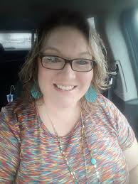 Inspired by classic drives, the EFR-575L-7A pairs two-tone charm with  leather 🏎️