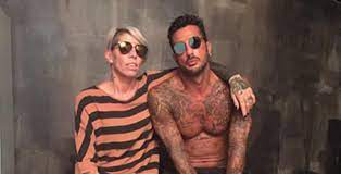 Fabrizio corona è stato rinchiuso al carcere di monza da lunedì 22 marzo, dopo il ricovero di una decina da quando fabrizio corona ha dovuto abbandonare i domiciliari per tornare in carcere, si. Fabrizio Corona Si Difende Quei Soldi Sono Frutto Del Mio Lavoro Volevo Pagarci Le Tasse Oggi