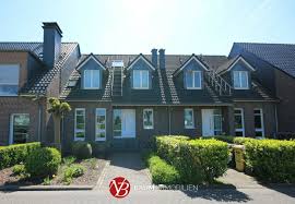 Stellplatz für das auto direkt am haus. Familienfreundliches Reihenmittelhaus Mit Ebk Und Garten In Sud West Ausrichtung Nahe Des Rheins Baum Immobilien Gmbh